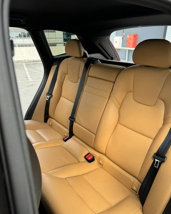 Volvo XC 60 cena 147000 przebieg: 130000, rok produkcji 2018 z Warszawa małe 121